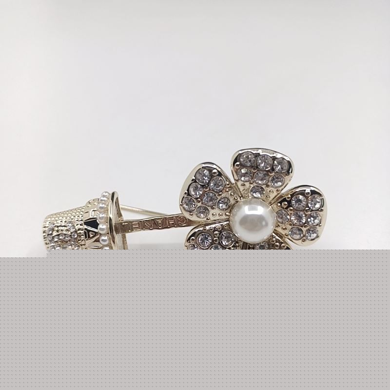 Ch*el brooches